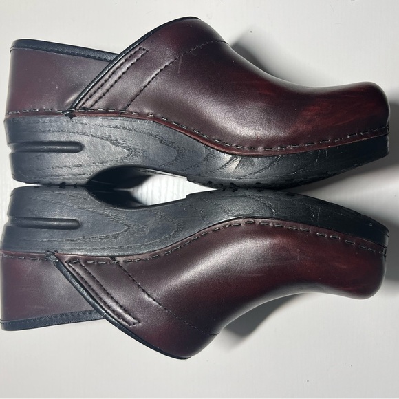 Dansko Mules in Burgundy and Black - Picture 4 of 9